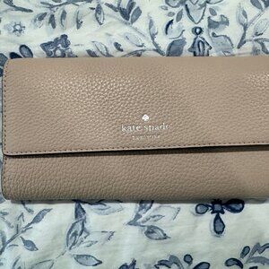 Kate Spade Southport Avenue Pebbled Leather Wallet in Warm Beige
